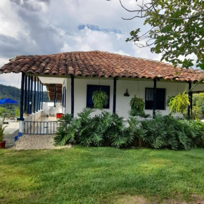 Casa Alto Bonito